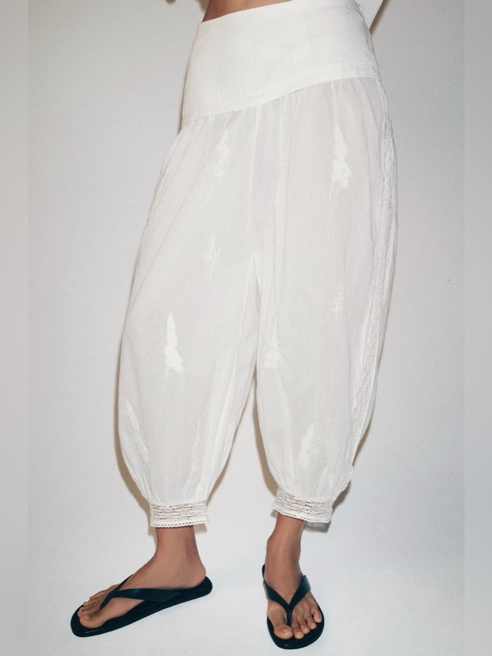 ZARA | Embroidered Bloomer Pants (NEVER WORN)